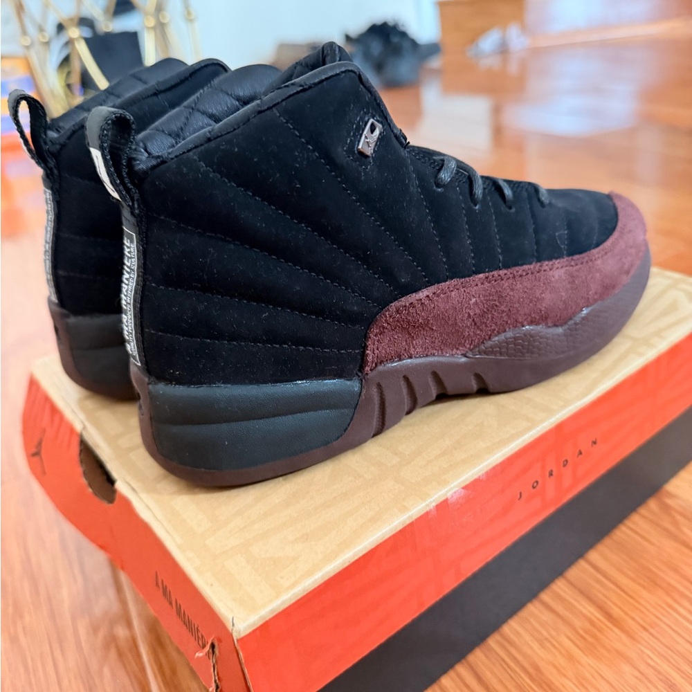 Julia Jordan Men's Black and Burgundy Sneakers